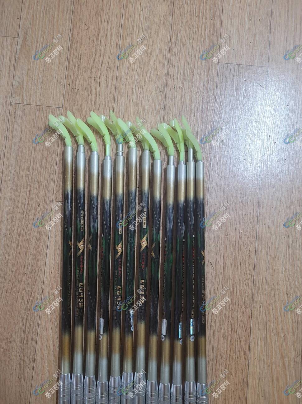 신수향낚시대 받침대 3절 12대팝니다 (중고장터 - 팝니다)