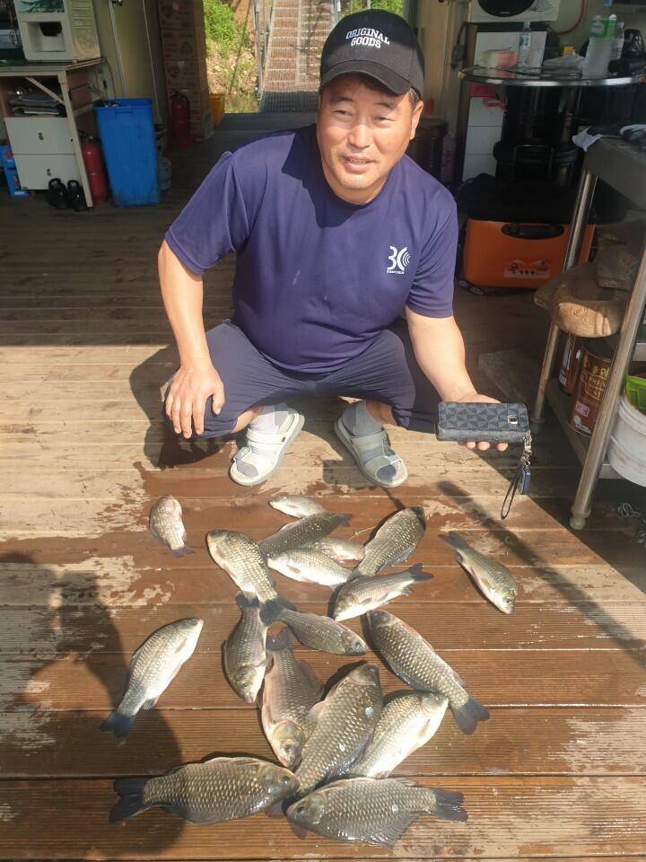 고삼지 상류권 덩어리 상면중입니다 (유료터정보 - 유료터점주조황)