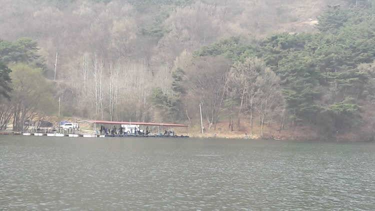 아산 산들낚시터의 4월9일에 올리는 모습입니다 (유료터정보 - 유료터점주조황)