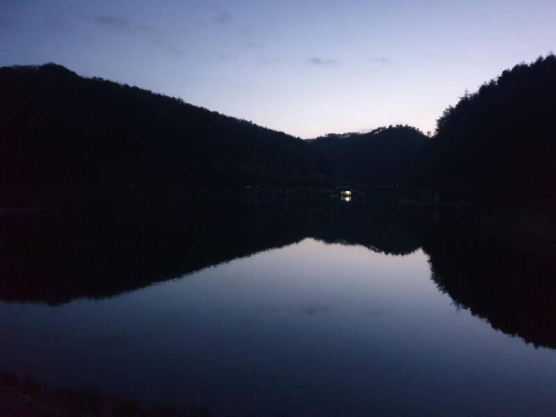 숲 속의 호수 명곡지 입니다 (유료터정보 - 유료터점주조황)