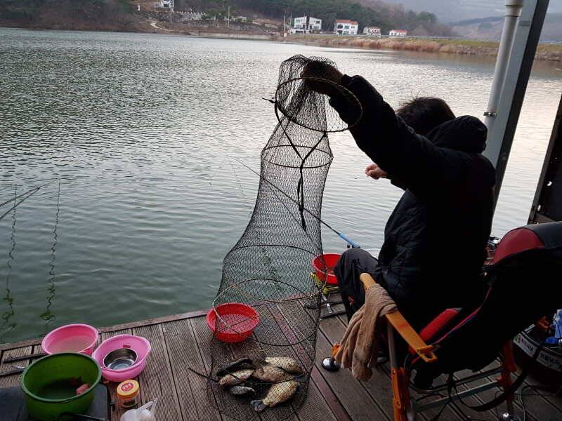 산들낚시터의 포근한 주말 모습 올려드립니다 (유료터정보 - 유료터점주조황)