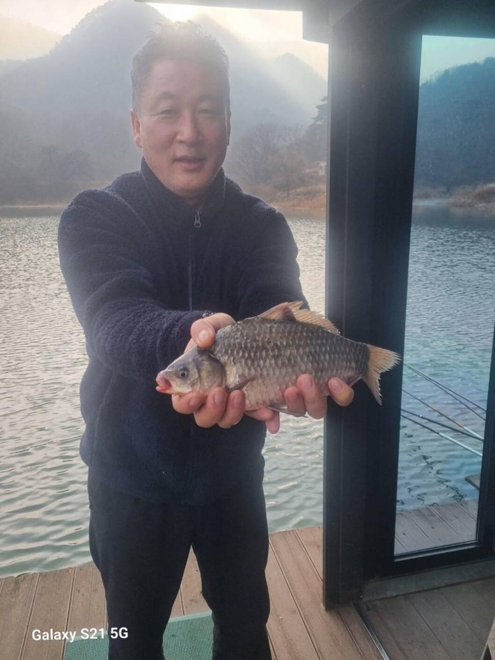 제일4짜대물붕어 허리급 문골월척 (조황조행기 - 낚시점조황)