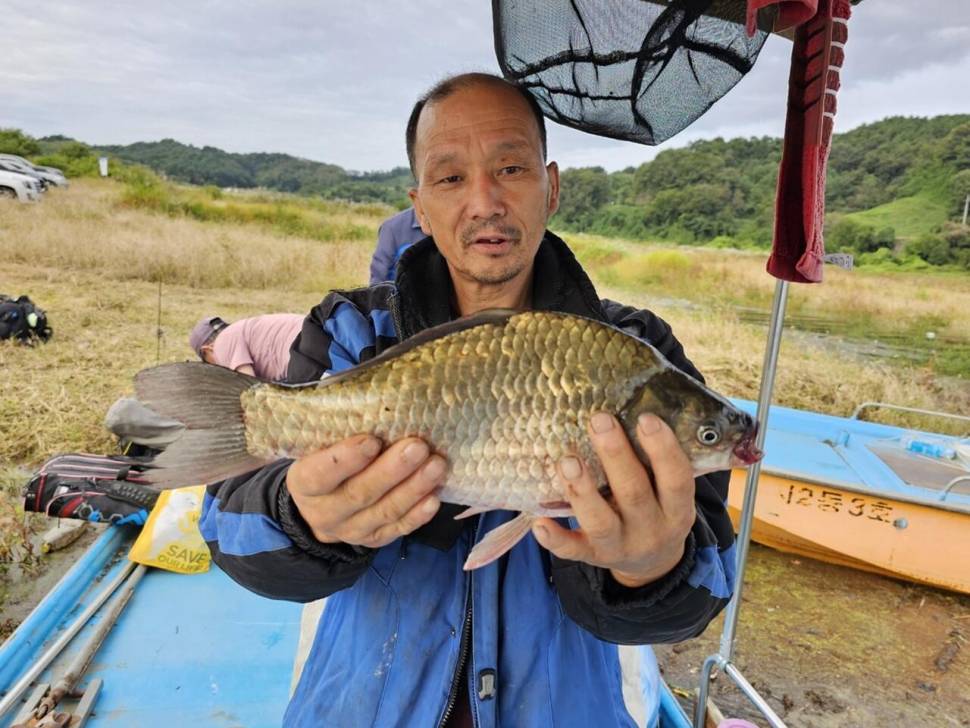제일39대물과 허리급월척들 (조황조행기 - 낚시점조황)