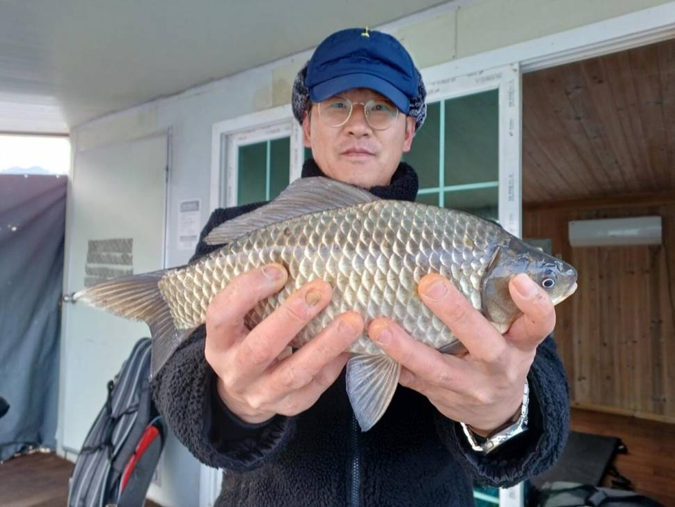 제일대물허리급월척 (조황조행기 - 낚시점조황)