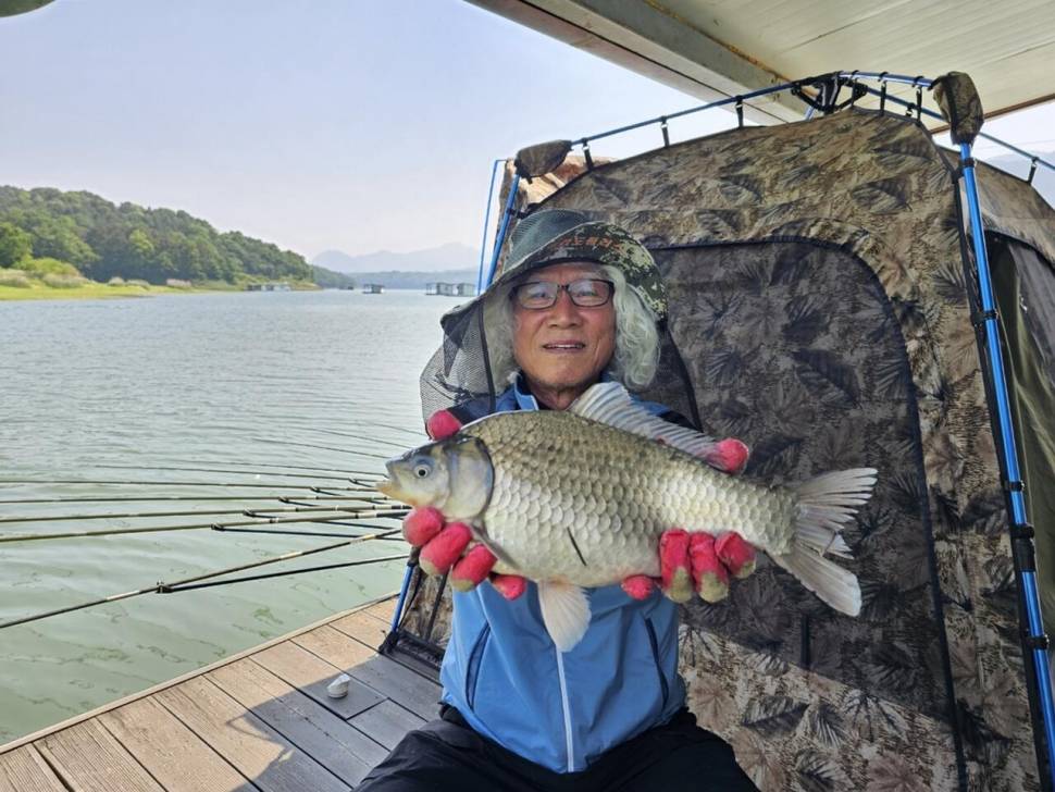 제일4545415 4짜 퍼레이드 (조황조행기 - 낚시점조황)