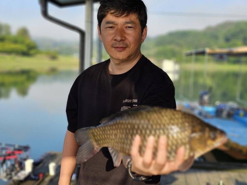 제일4짜대물월척들 (조황조행기 - 낚시점조황)