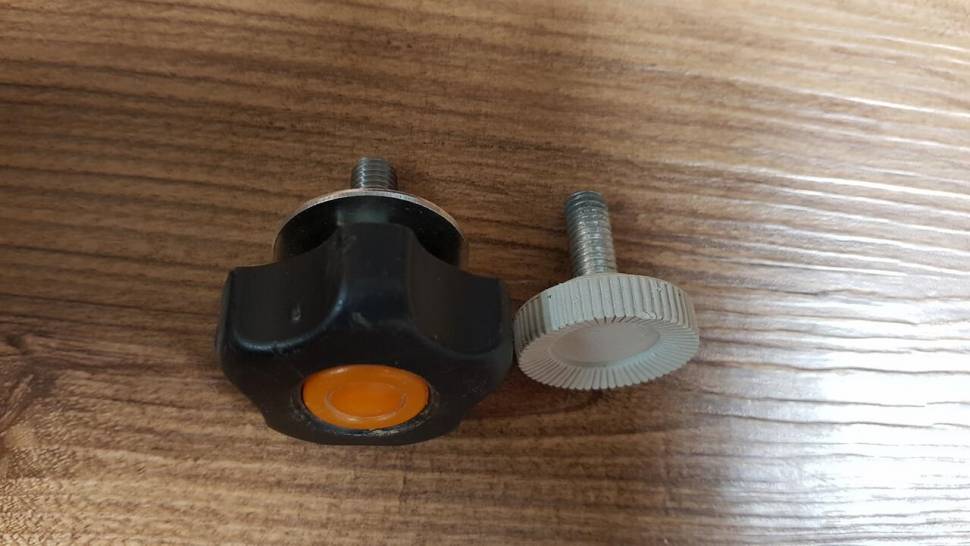 200원 8mm 납작 손잡이 볼트 (사용기강좌 - 나의낚시장비)