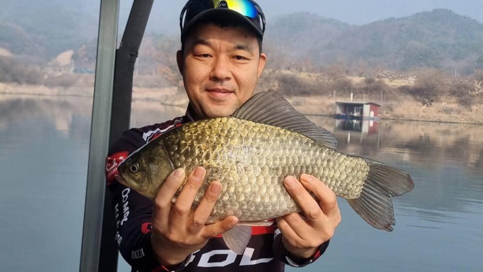 솔낚시터 사짜 조황소식입니다 (조황조행기 - 충주호조황속보)