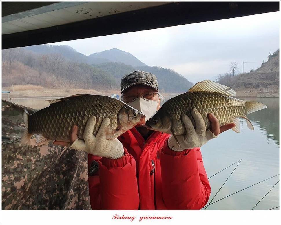 실리곡낚시터 44cm 대물 조황입니다 (조황조행기 - 충주호조황속보)
