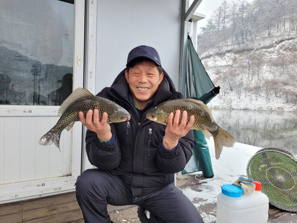 청풍 실리곡낚시터 41cm외 허리급 조황입니다 (조황조행기 - 충주호조황속보)