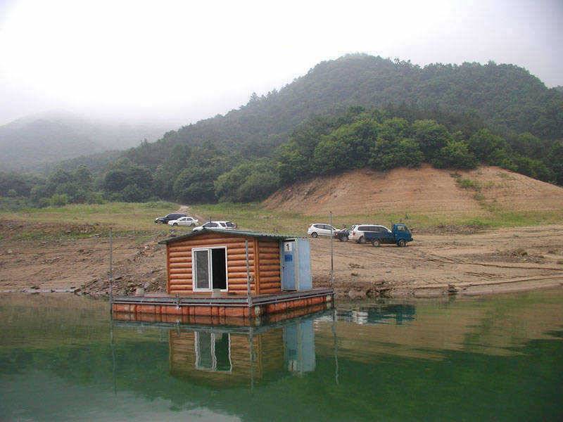 충주호 아직은 내림수위 그러나 붕어의 입질은 이어지고 (조황조행기 - 특파원조황)