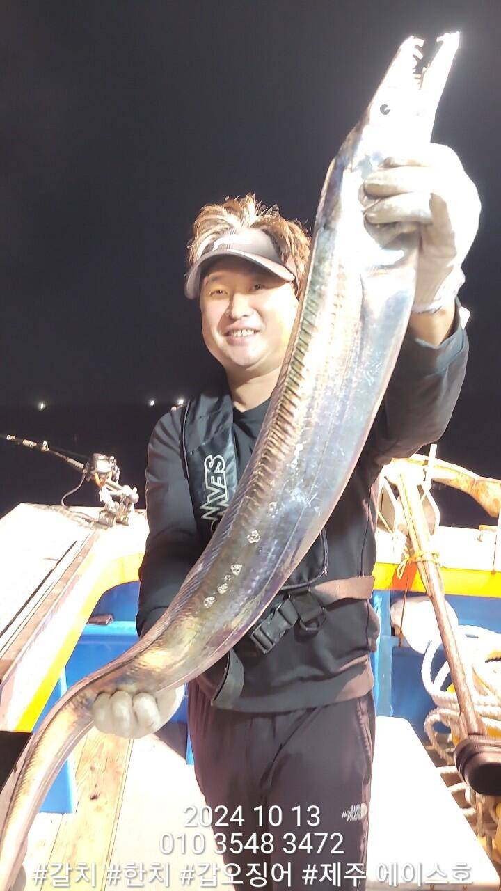 제주에이스호13일대갈치조황입니다문의010 3548 3472010 3860 3472전좌석봉돌투승기장착977톤12석운영 (조황조행기 - 바다선상조황)
