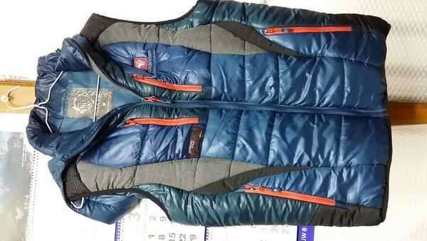 아웃도어 자켓괴 조끼 (중고장터 - 비낚시용품)