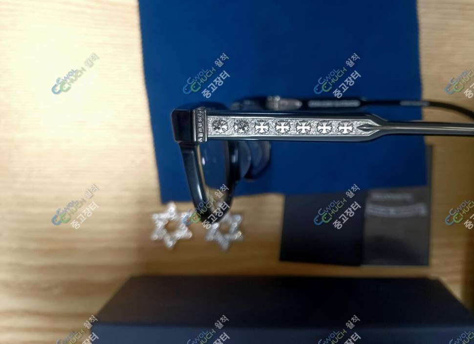 메이커 패딩 95100 크룸 안경 내놓 습니다 가격내림 (중고장터 - 비낚시용품)