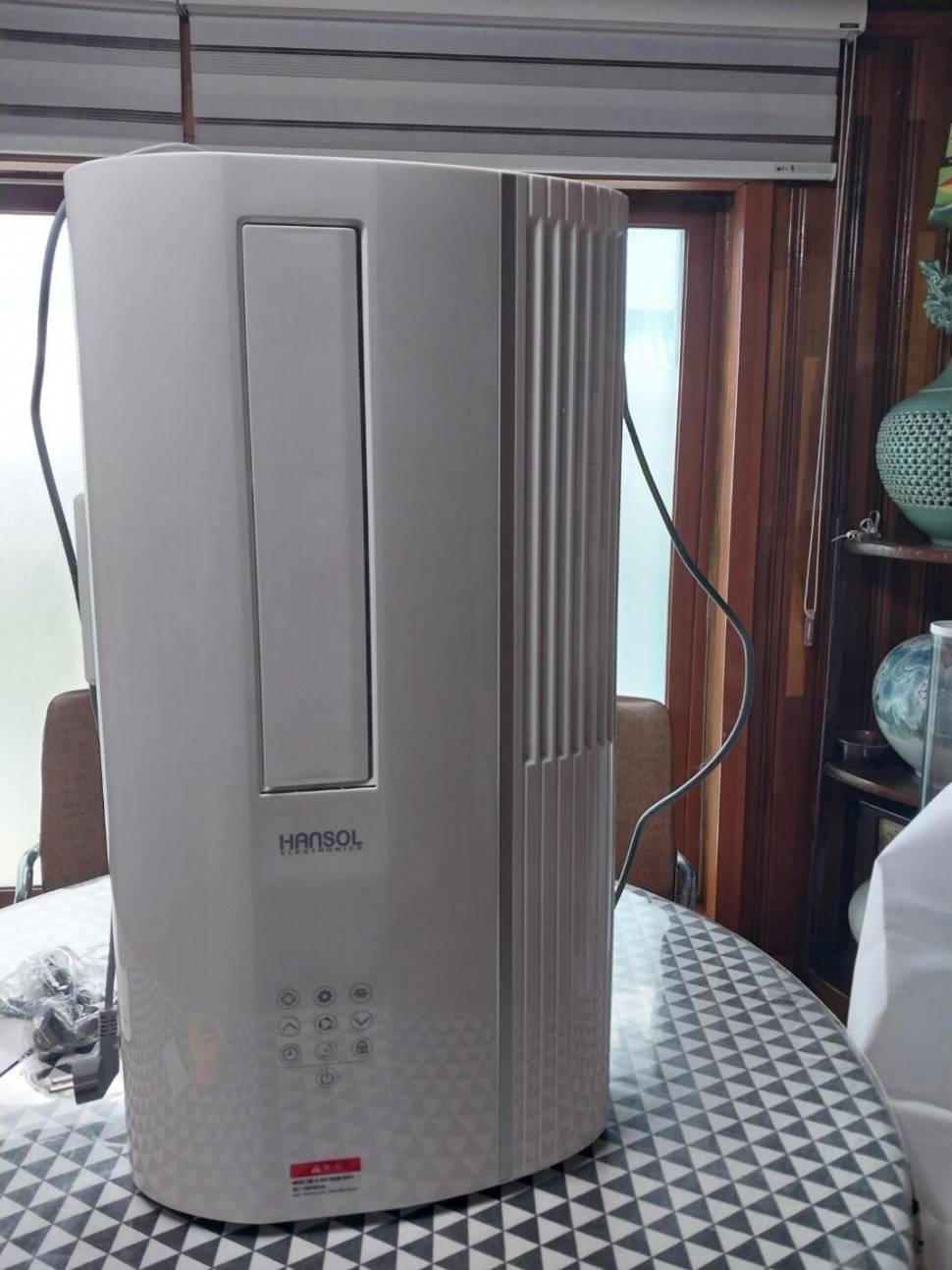 창문형 에어컨으로 천년지기 골드 55 60대로 교환원함 (중고장터 - 비낚시용품)