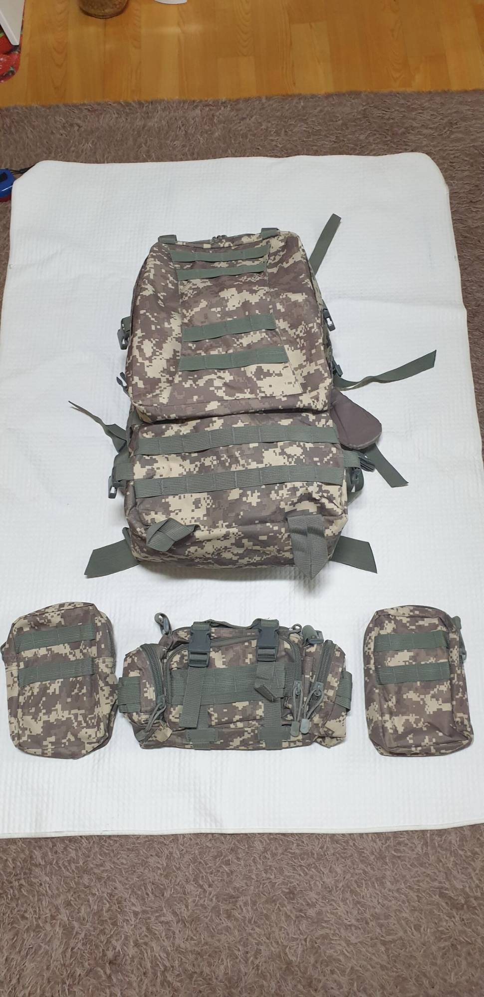 밀리터리 배낭 팝니다 (중고장터 - 비낚시용품)